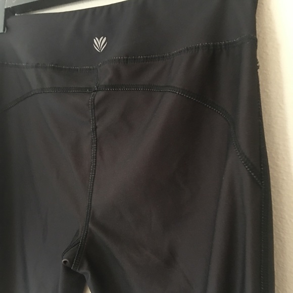 F21 Active Capri Pants, Black to white ombré - Picture 3 of 6